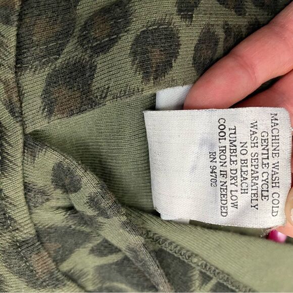 Hot Cotton by Marc Ware - green, brown and black leopard / cheetah print hoodie. - Picture 6 of 7
